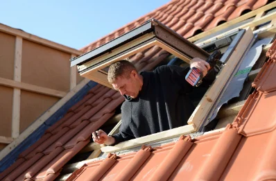 Pose de fenêtres de toit Velux à la Flamengrie